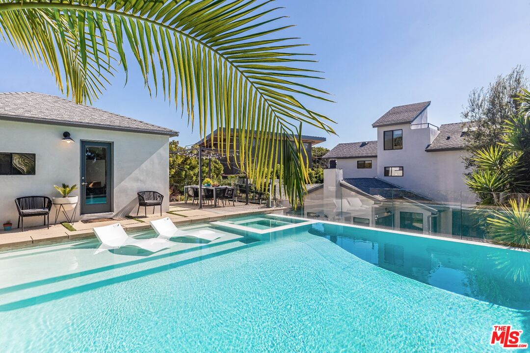 MLS #25608413 image #0