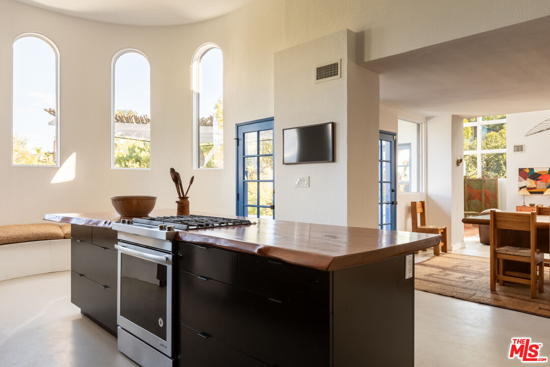 MLS #25608415 image #10