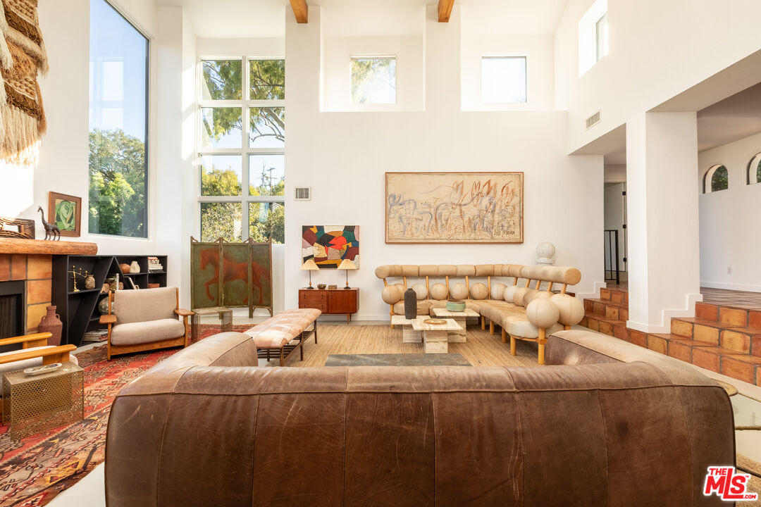 MLS #25608415 image #2