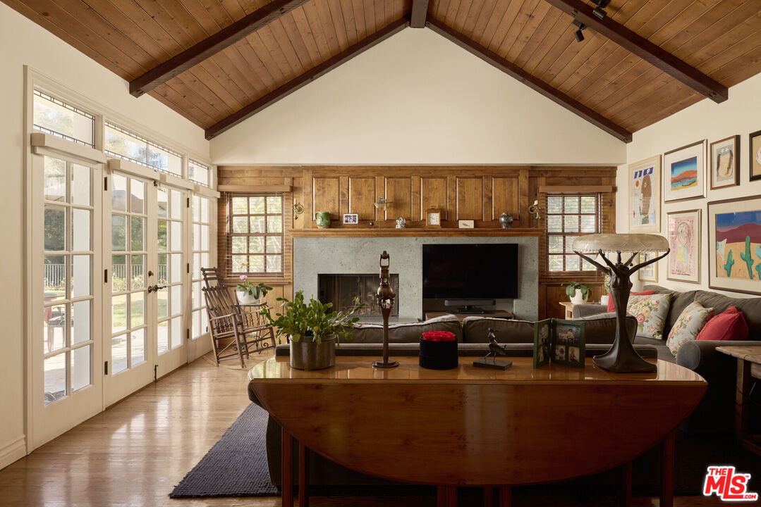 MLS #25608419 image #10