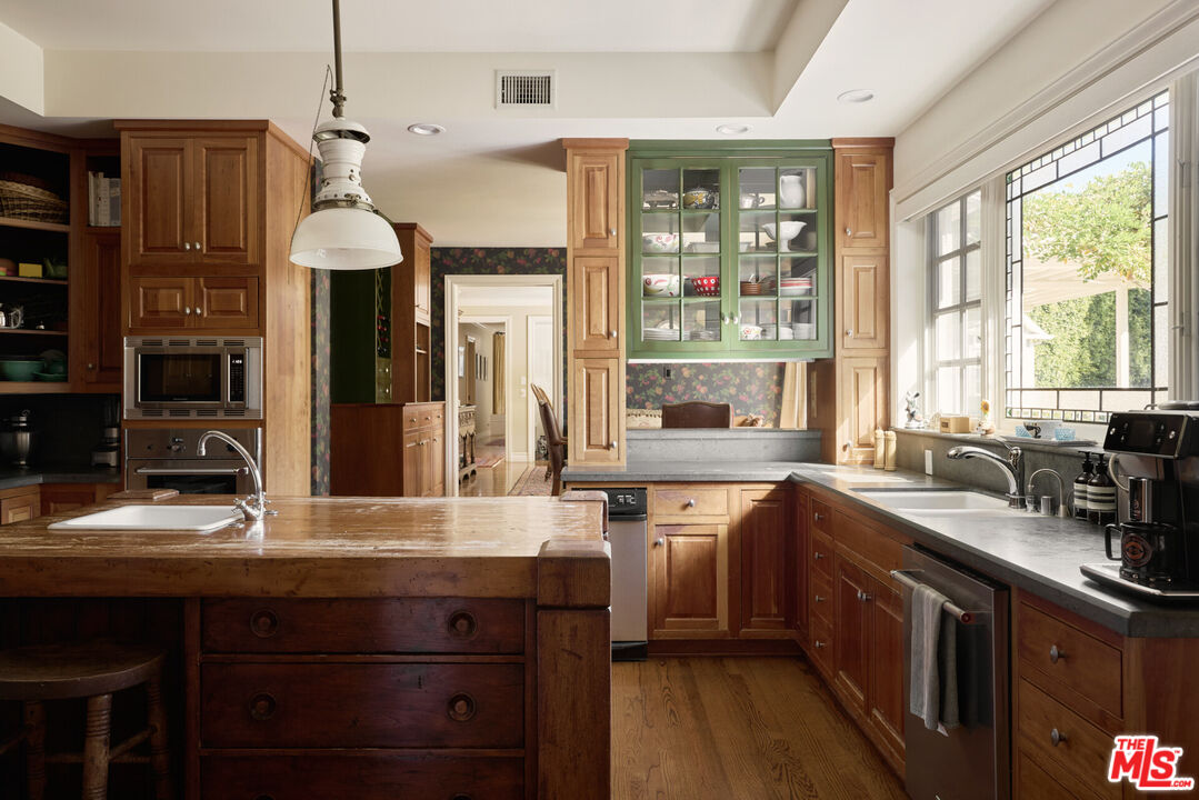 MLS #25608419 image #14