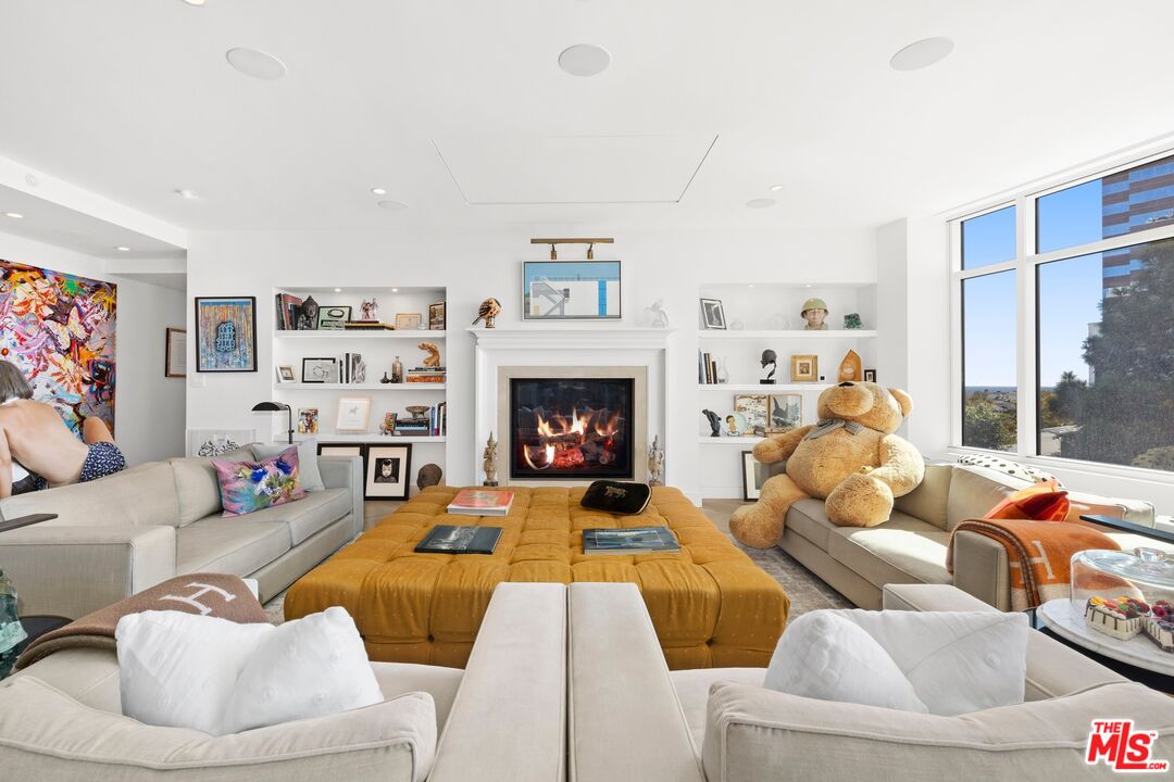 MLS #25608431 image #2