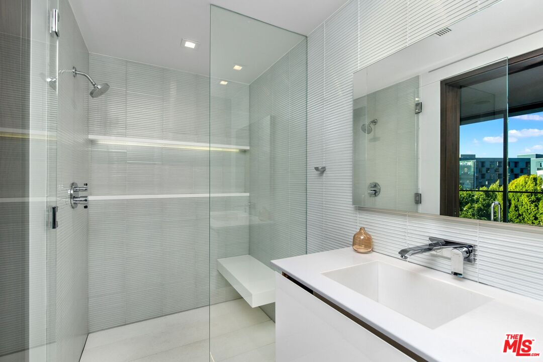 MLS #25608481 image #19