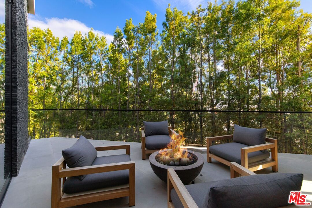 MLS #25608481 image #24