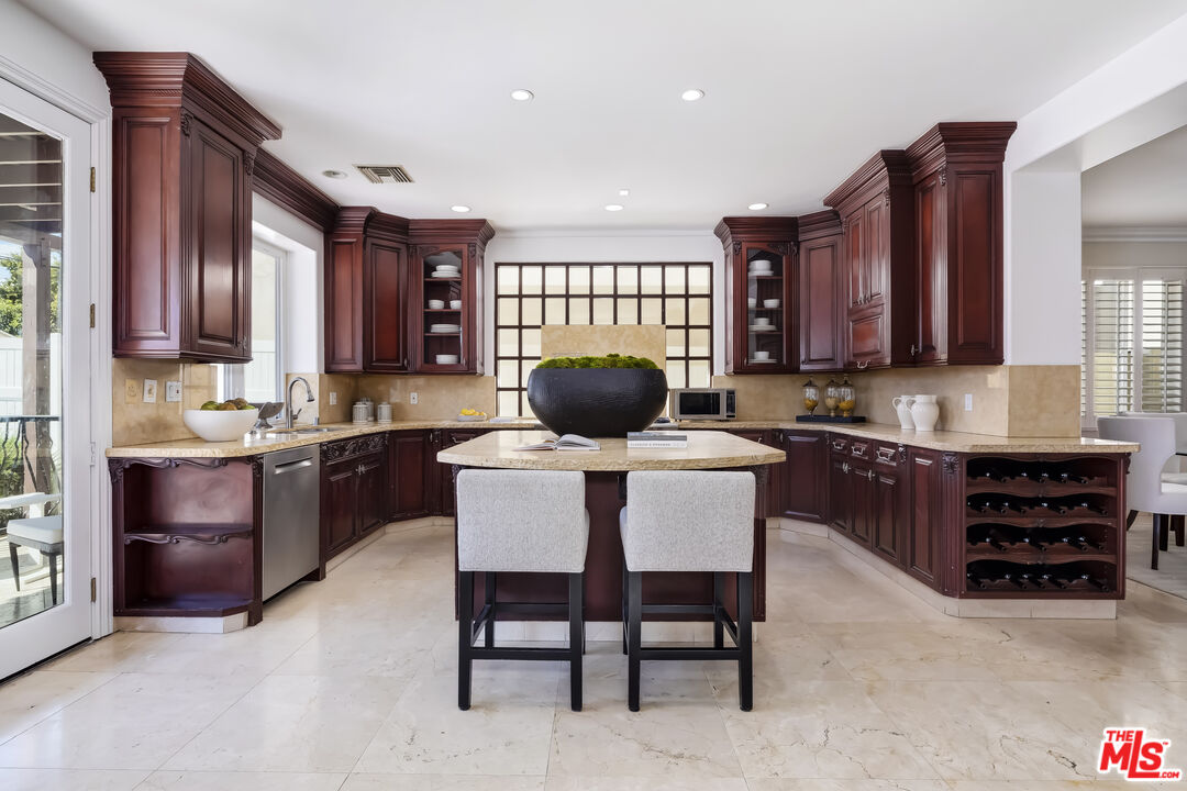 MLS #25608483 image #1