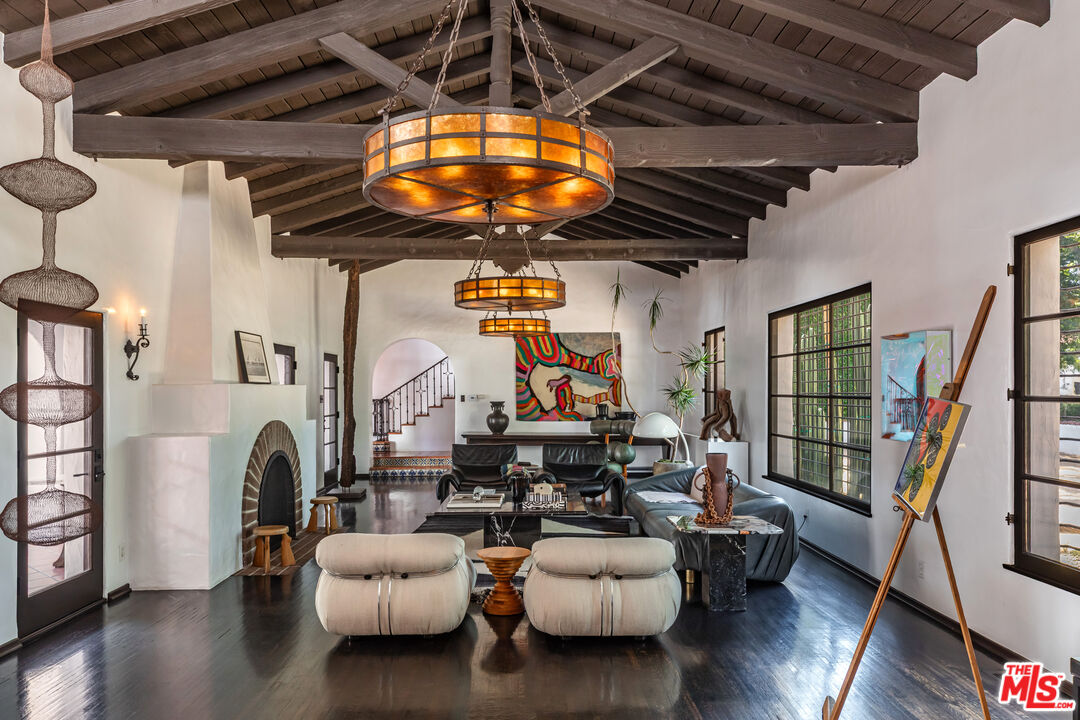 MLS #25608557 image #2