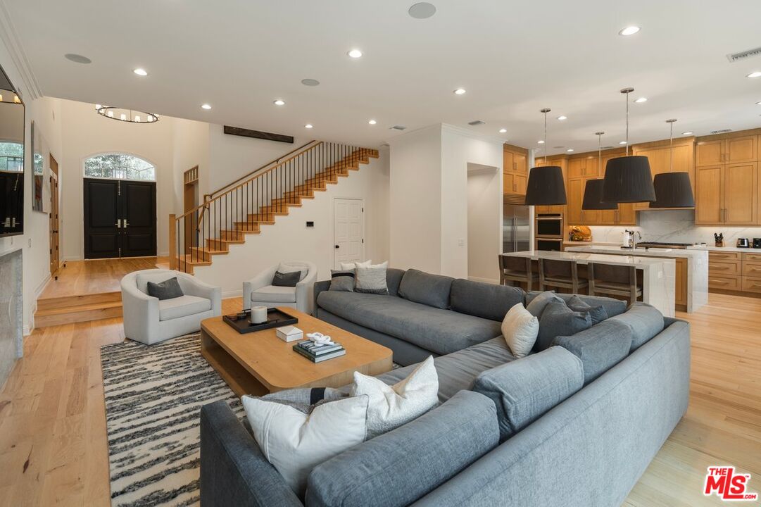 MLS #25608565 image #16