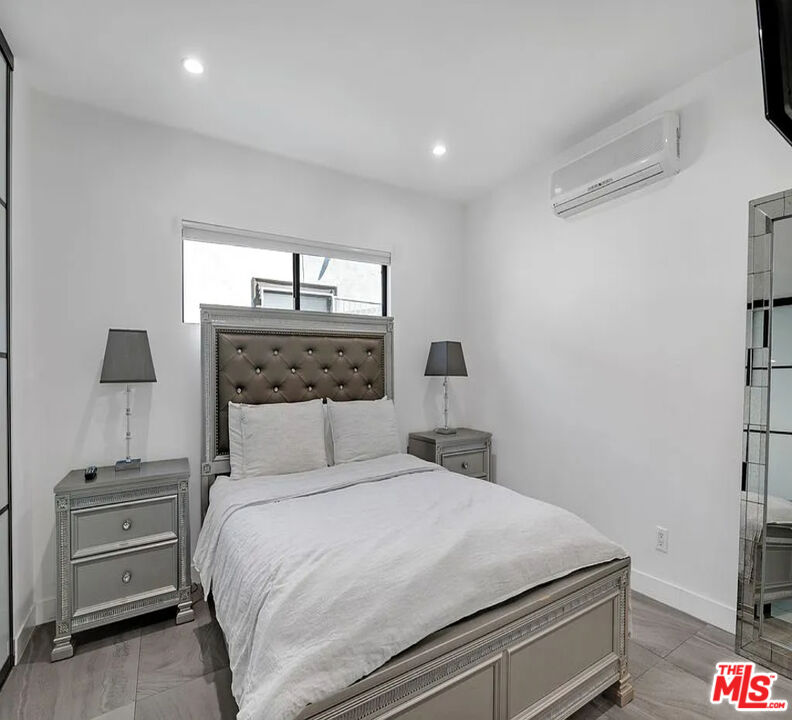 MLS #25608643 image #24