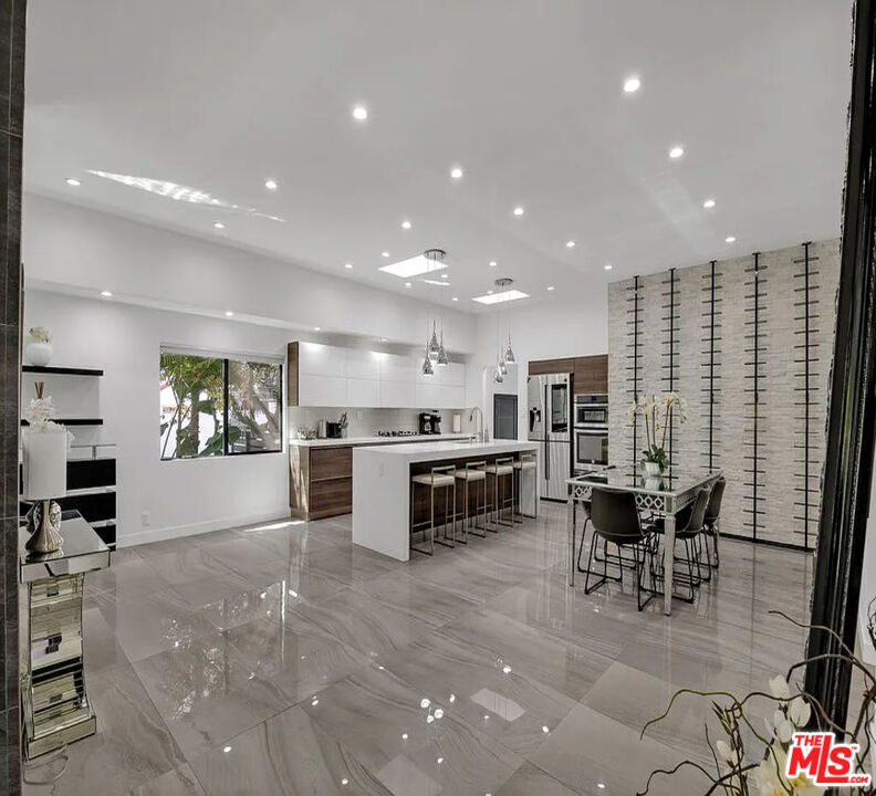 MLS #25608643 image #8