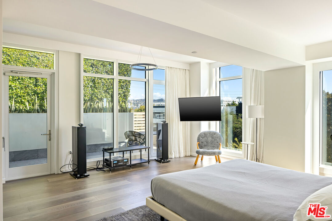 MLS #25608701 image #16