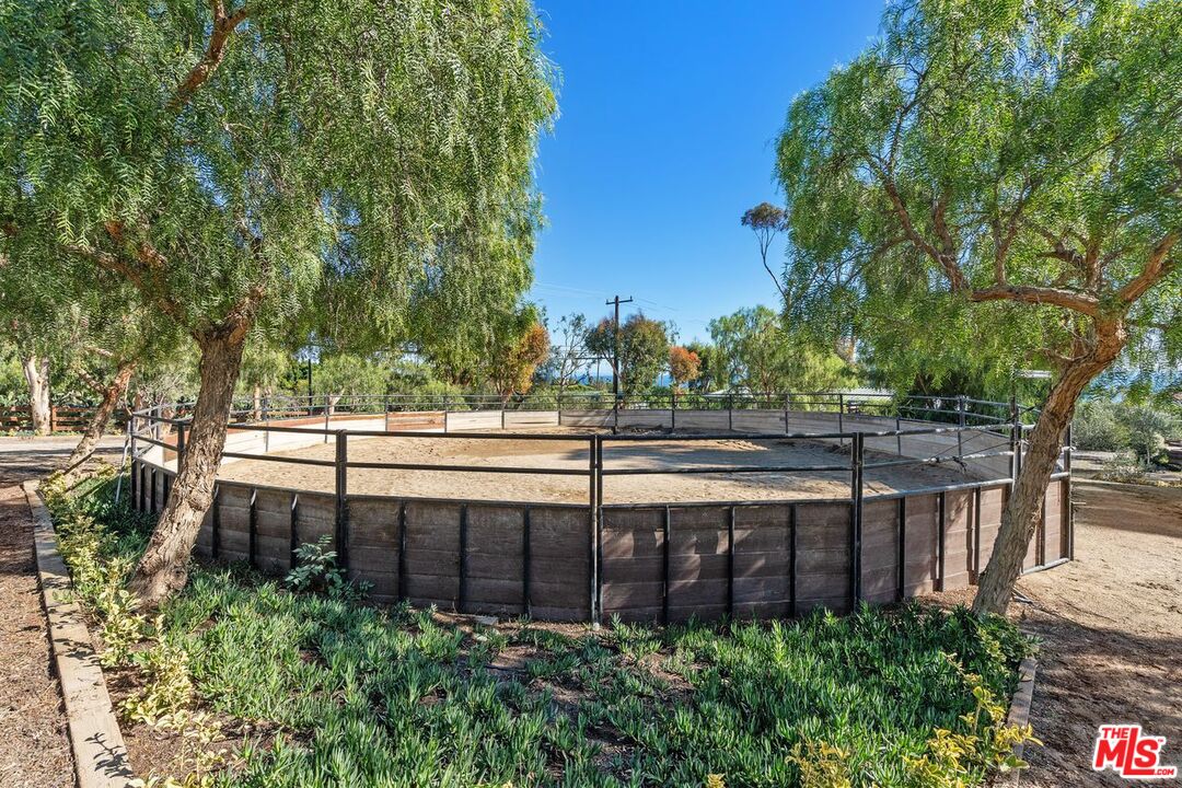 MLS #25608771 image #21