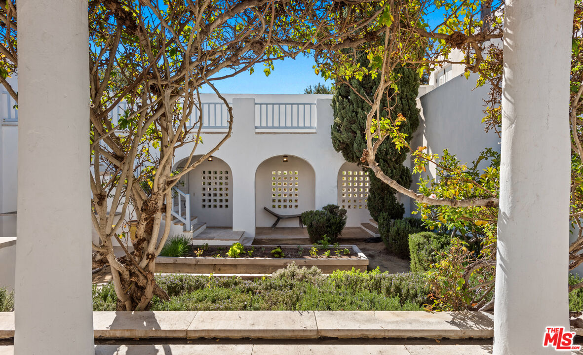 MLS #25608889 image #2