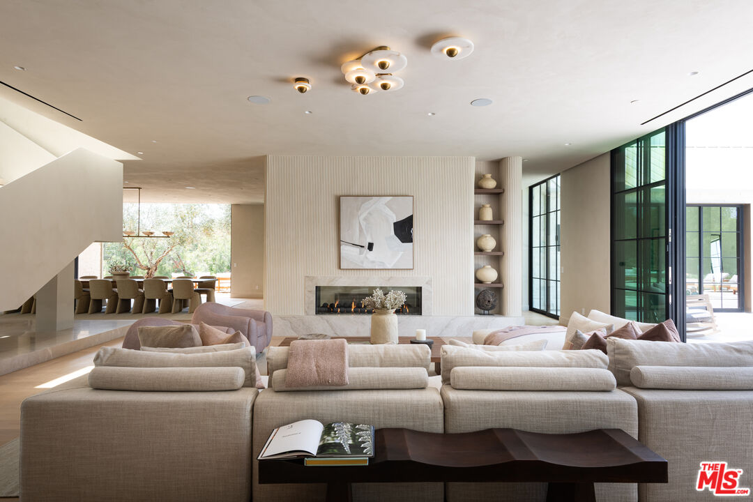 MLS #25608931 image #11