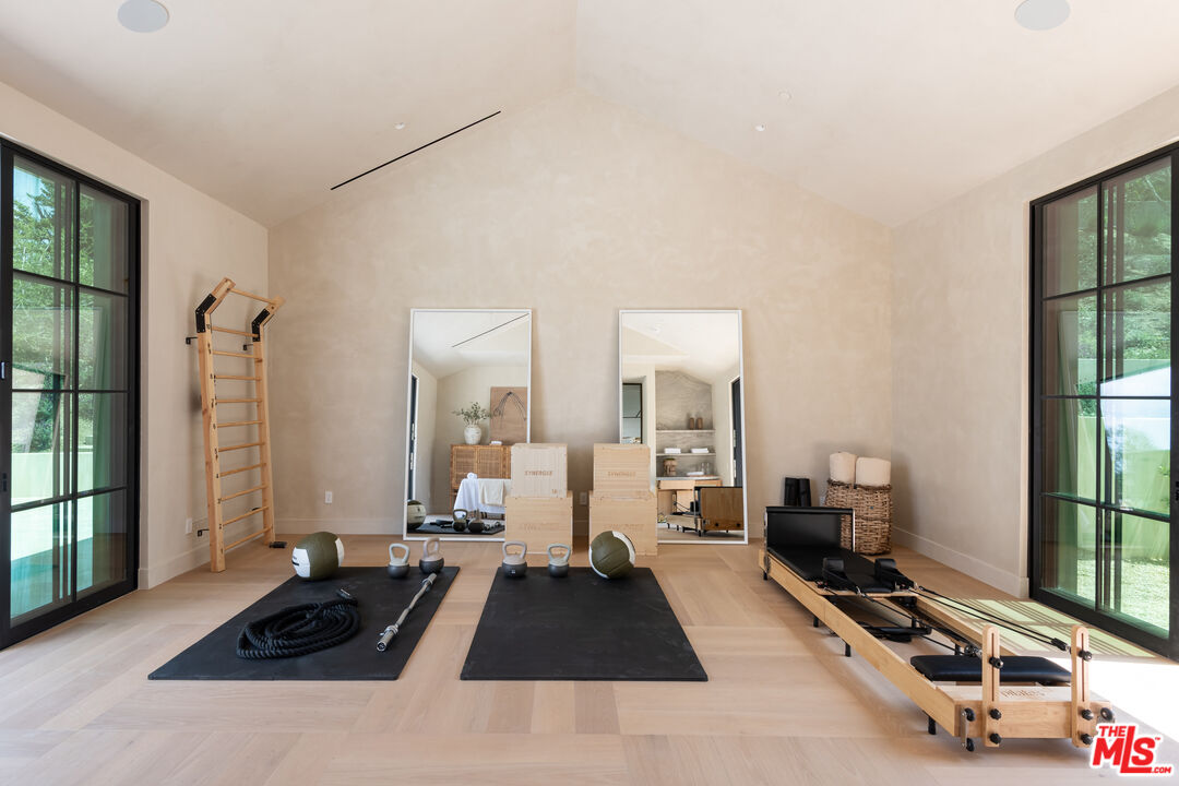 MLS #25608931 image #14