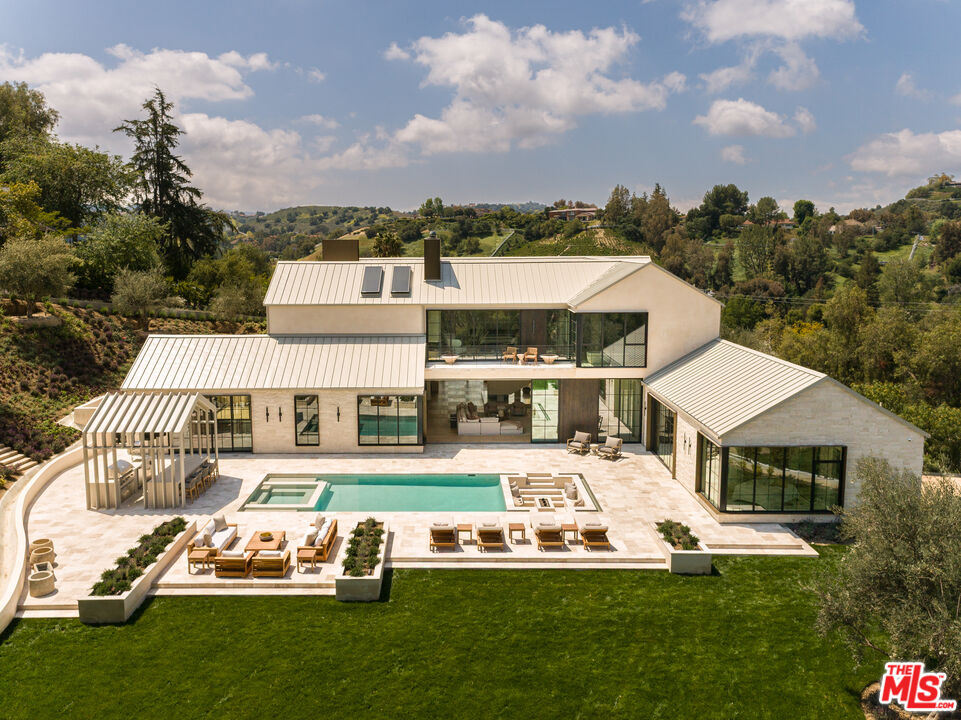 MLS #25608931 image #1