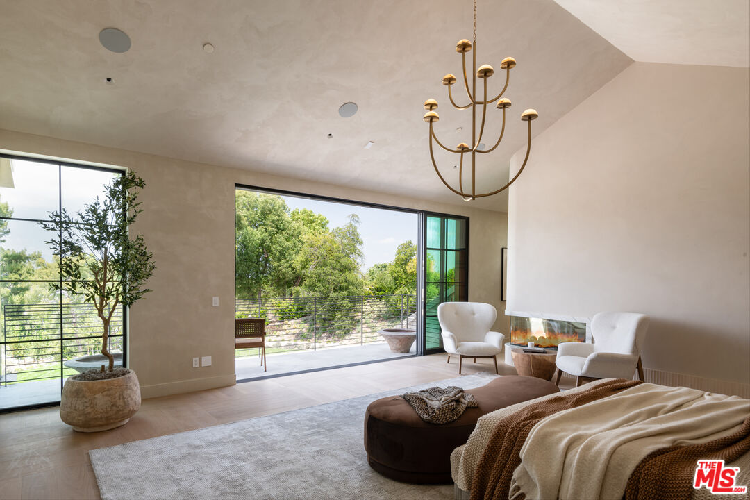 MLS #25608931 image #19