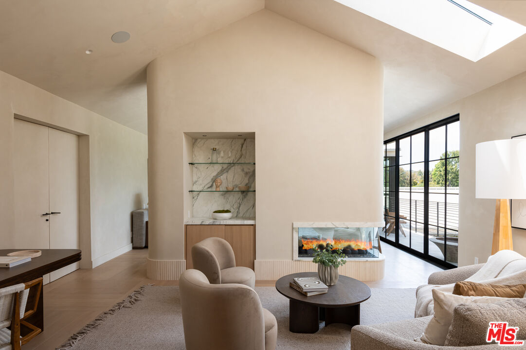 MLS #25608931 image #20