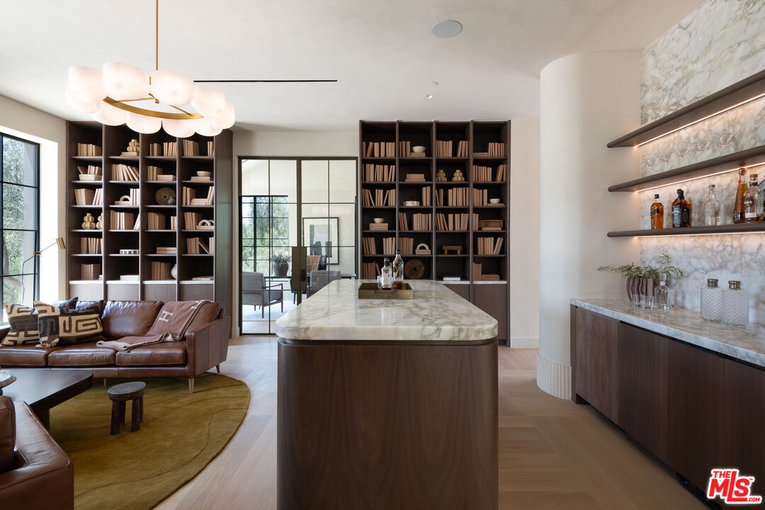 MLS #25608931 image #8