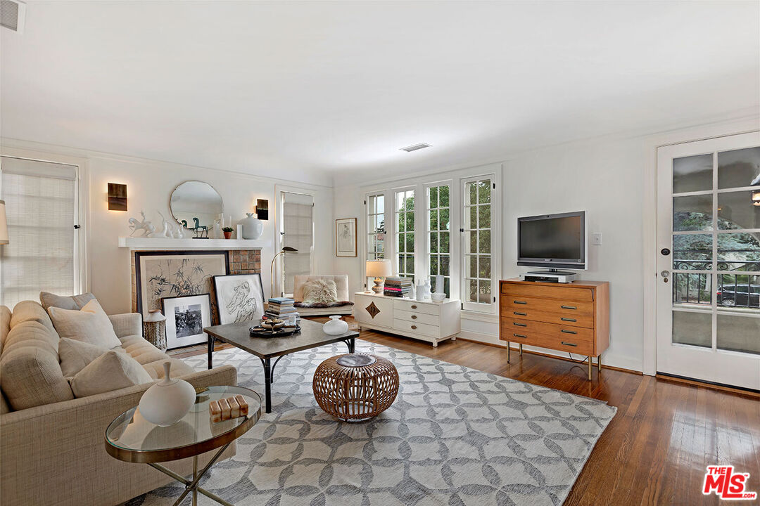 MLS #25609001 image #3