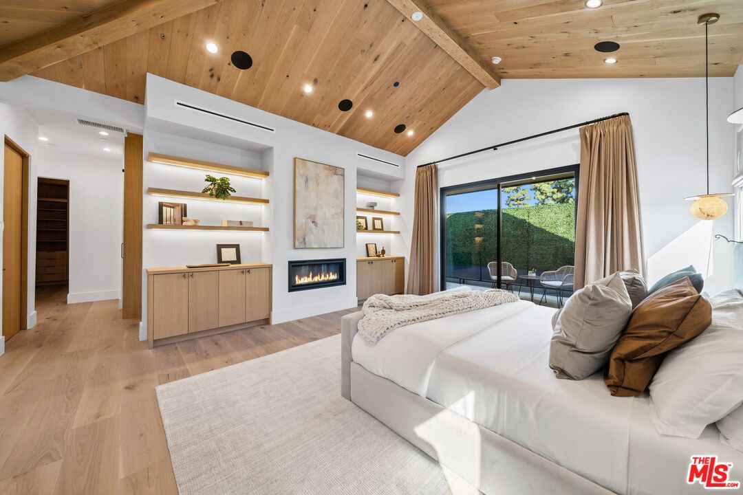 MLS #25609015 image #17