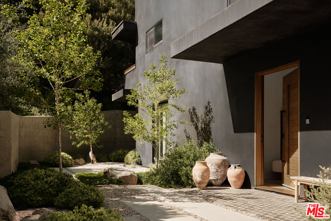 MLS #25609225 image #3