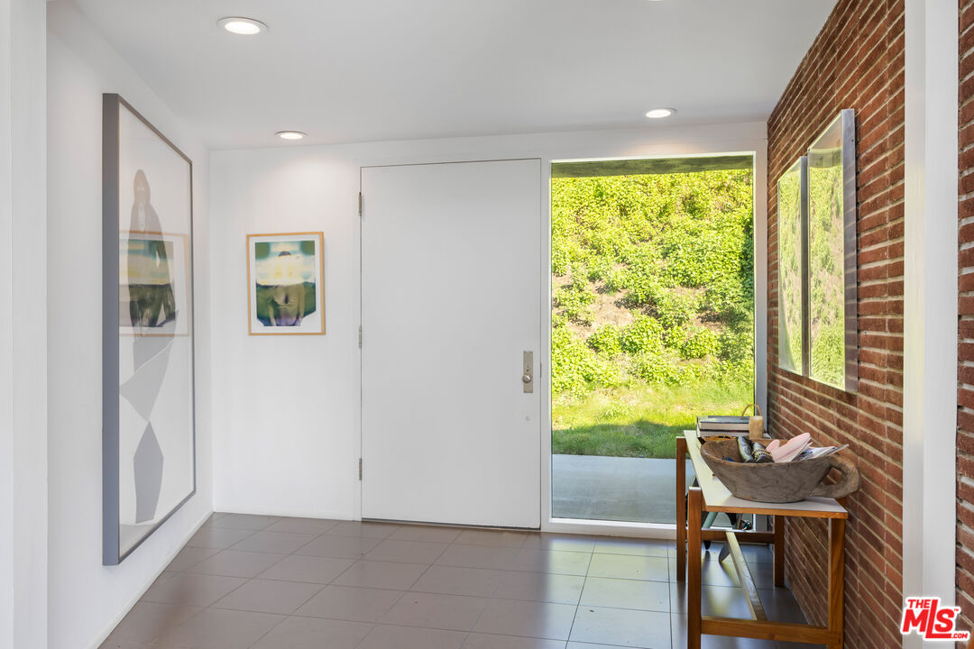 MLS #25609237 image #1