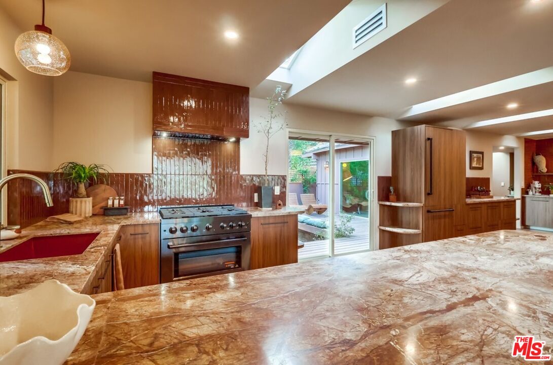 MLS #25609419 image #11