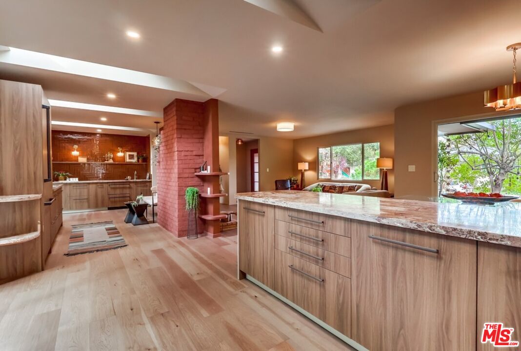 MLS #25609419 image #13