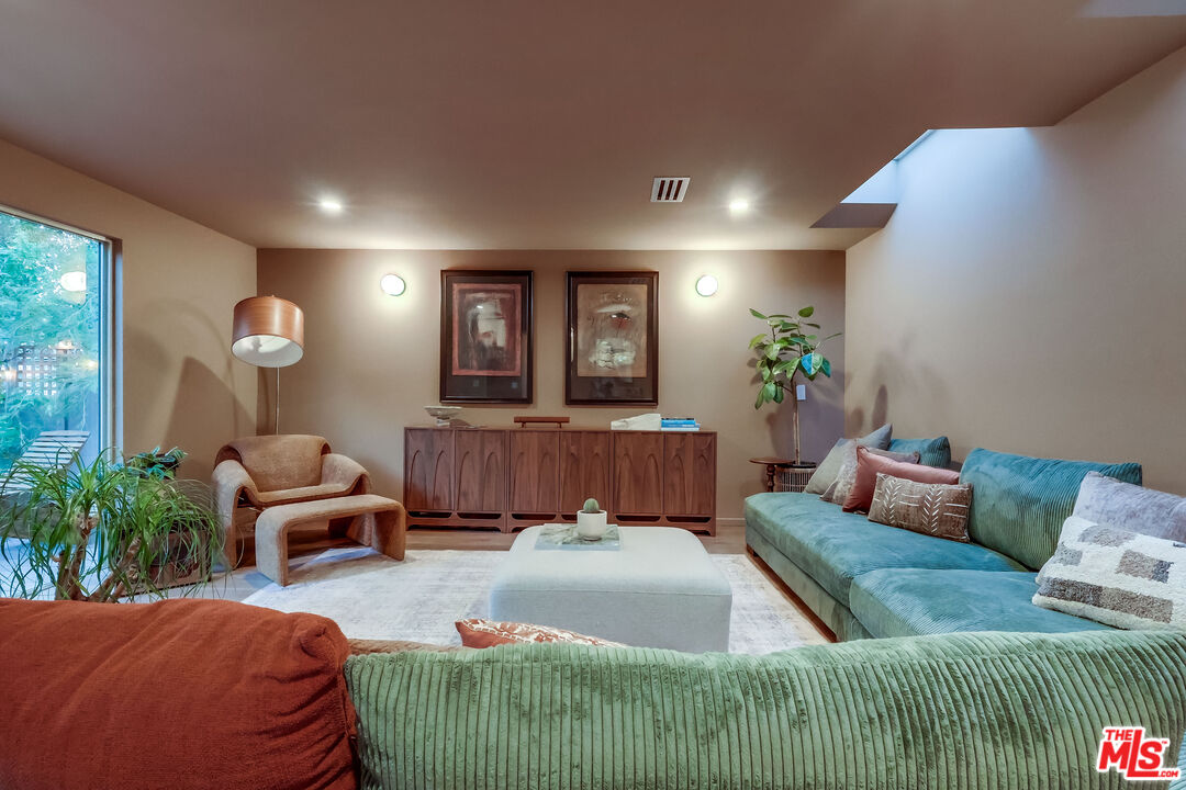 MLS #25609419 image #18