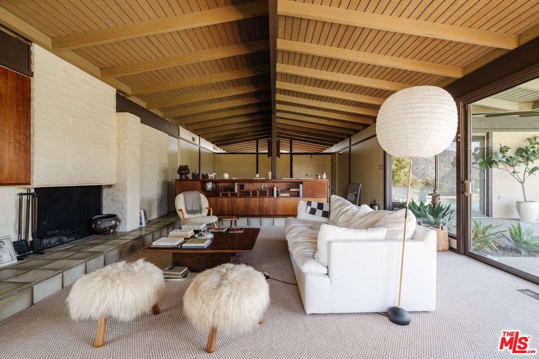 MLS #25609501 image #0