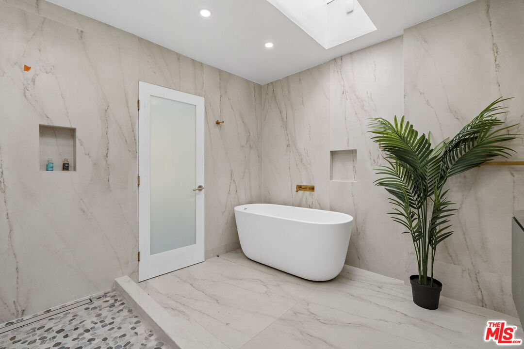 MLS #25609539 image #24