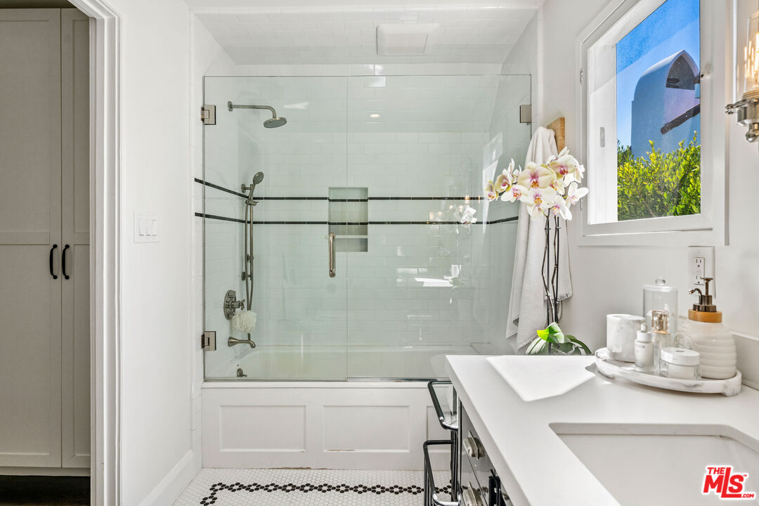 MLS #25609653 image #32