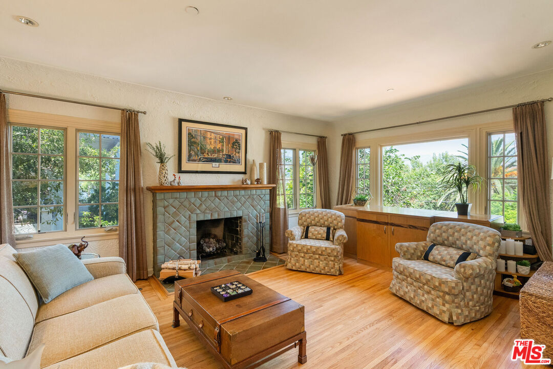 MLS #25609669 image #2