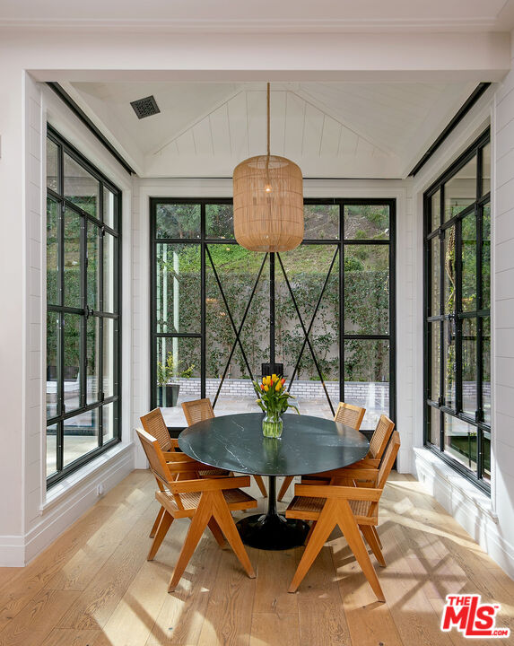 MLS #25609725 image #3