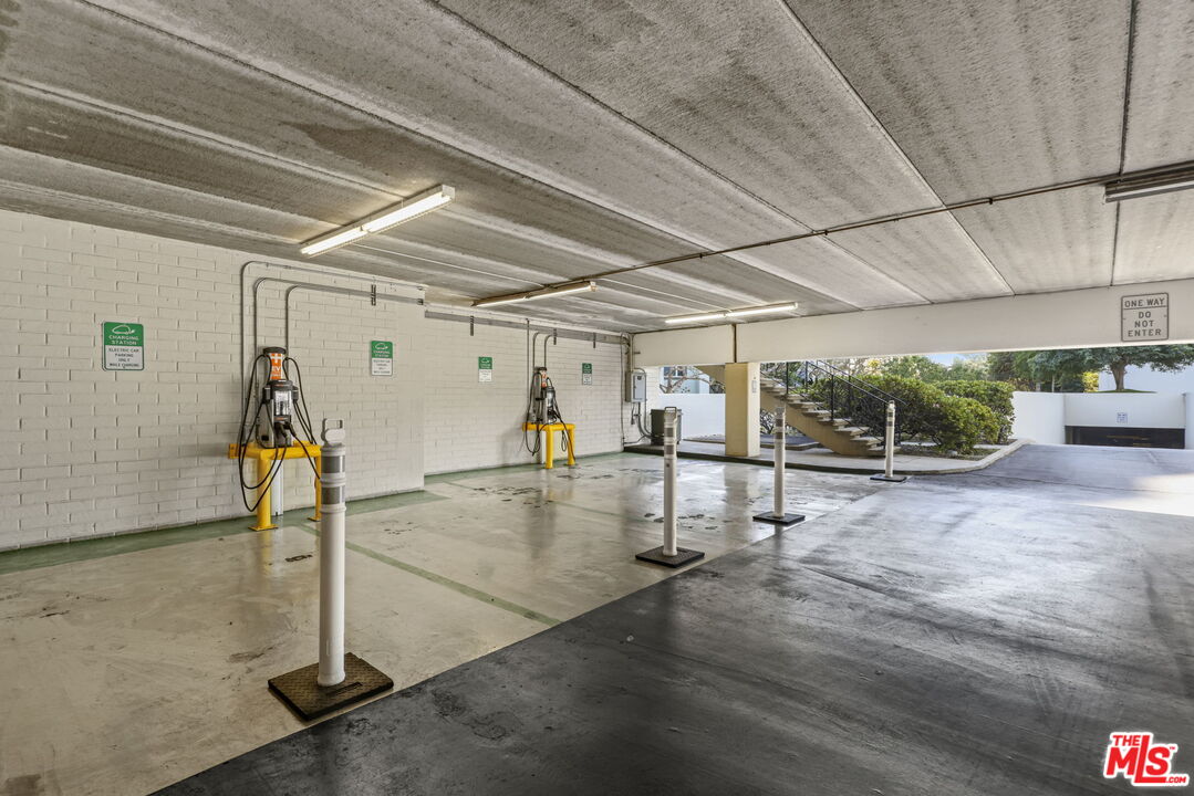 MLS #25609815 image #23