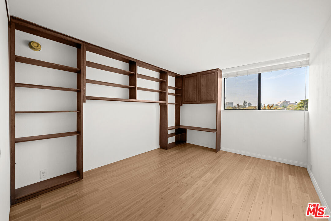 MLS #25609855 image #18