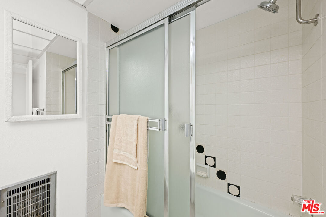 MLS #25609855 image #21