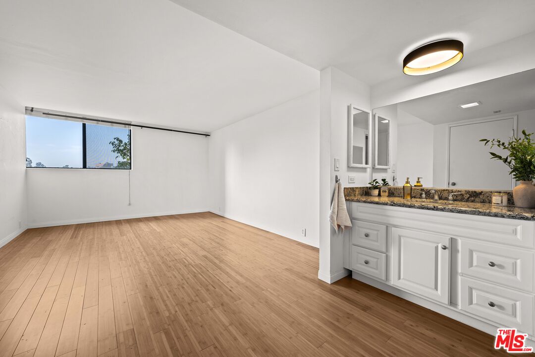 MLS #25609855 image #27