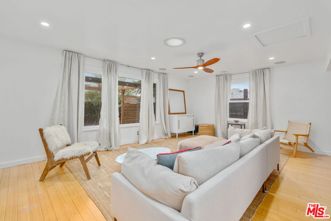 MLS #25609865 image #2