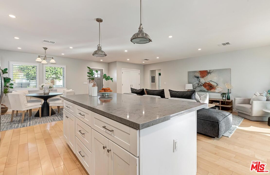 MLS #25609931 image #16