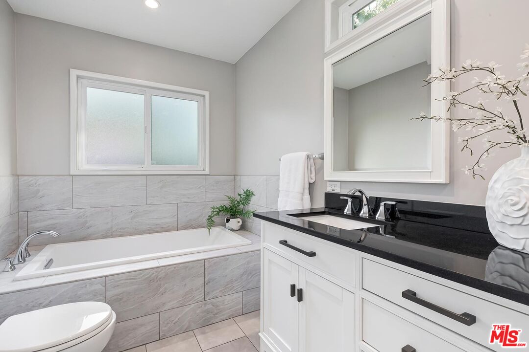 MLS #25609931 image #20