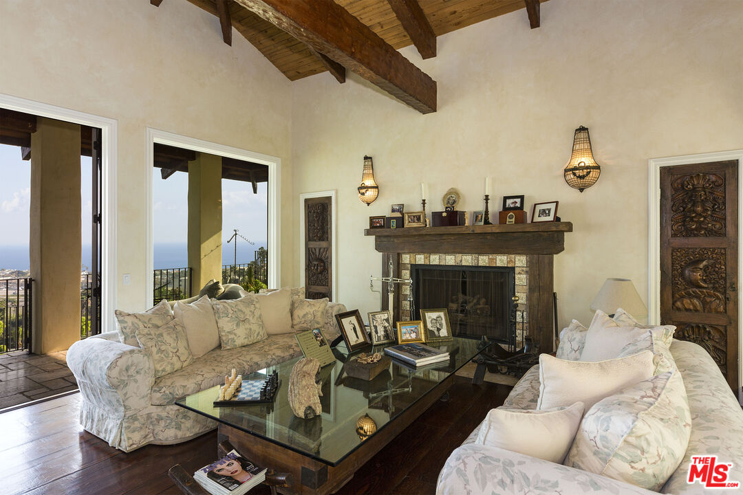 MLS #25610067 image #17