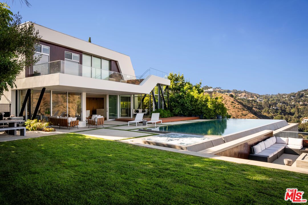 MLS #25610081 image #1