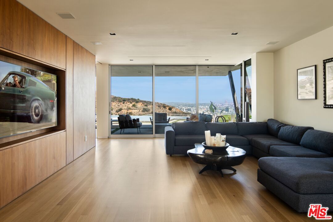 MLS #25610081 image #20