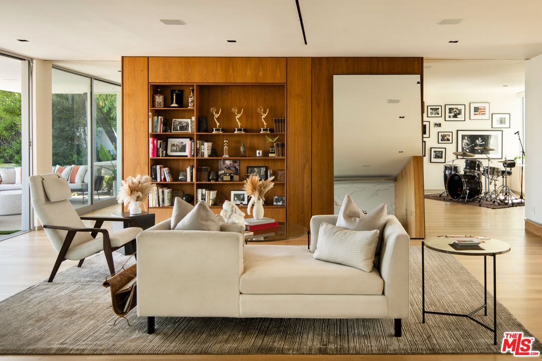 MLS #25610081 image #8