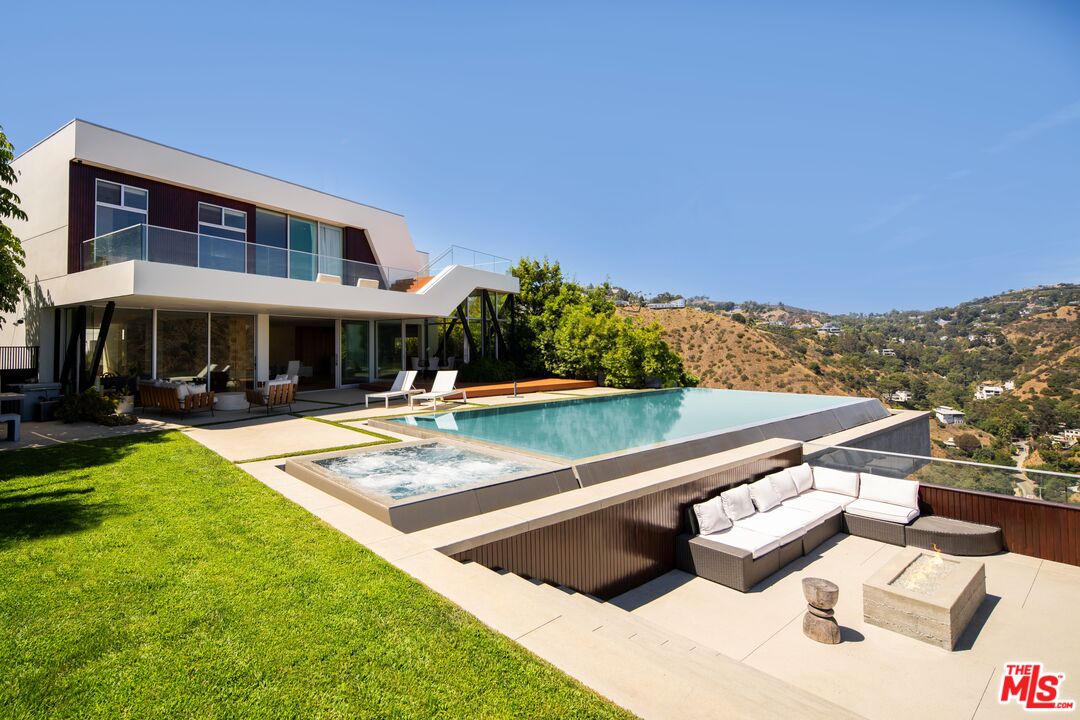 MLS #25610081 image #0