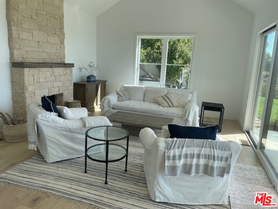 MLS #25610133 image #2