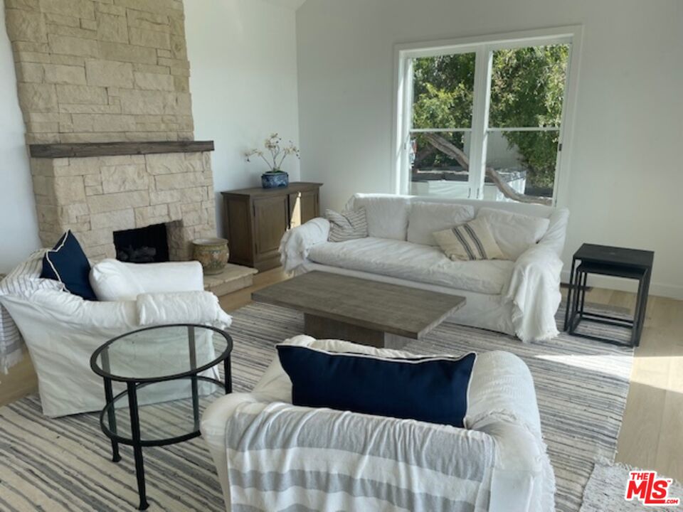 MLS #25610133 image #3