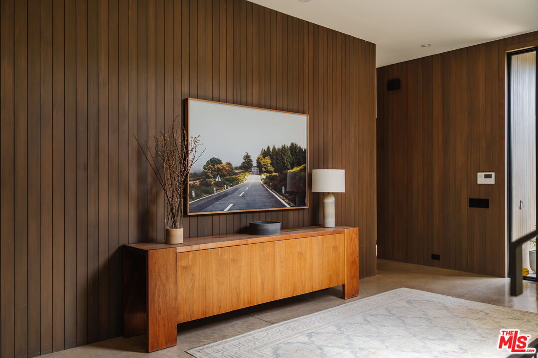 MLS #25610155 image #2