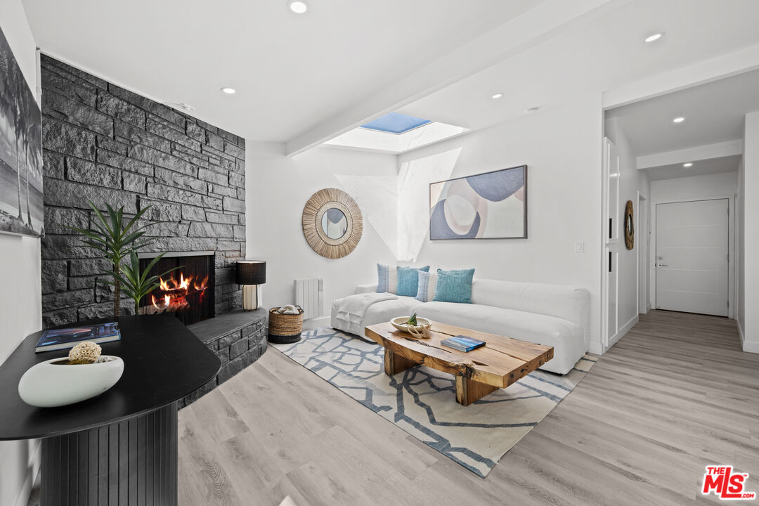 MLS #25610227 image #3